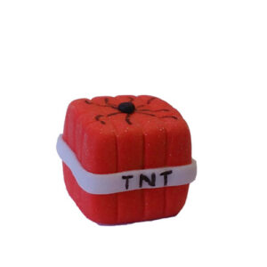 Cukrowa kostka TNT na tort jak z Minecraft