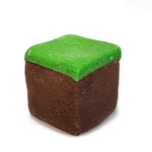 Cukrowa kostka trawa na tort jak z Minecraft